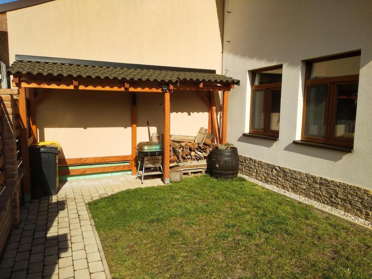 Penzion Mikulecky Kutloch Mikulčice Esterno foto